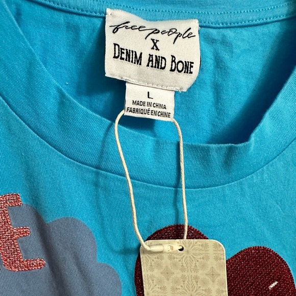 🔥SOLD🔥Free People x Denim & Bone Amore Mio Graphic Tee - Pool Blue NWT SIZE L - Picture 5 of 5